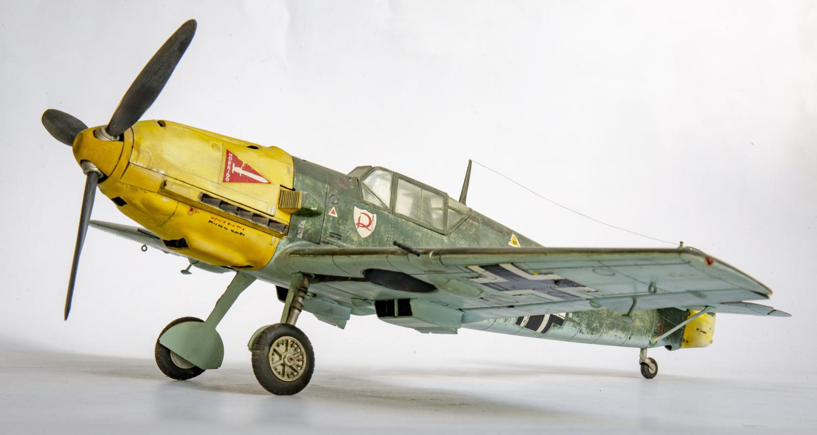 Model Kit Painting vs. Airbrushing for Beginners